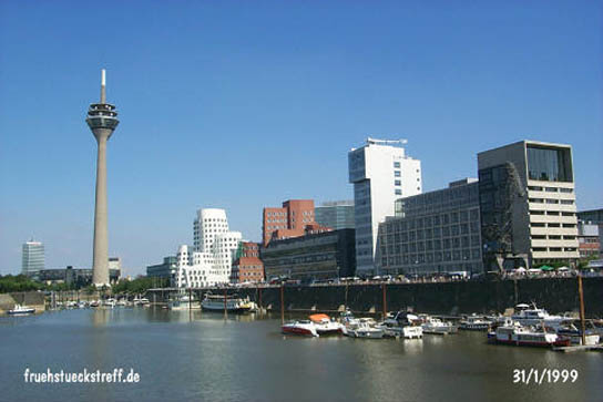 Fischmarkt im Medienhafen in Dsseldorf